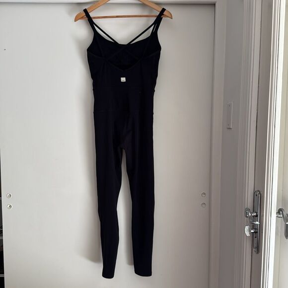 Vuori Mindset Jumpsuit Black Medium Workout Outfit - Picture 5 of 5